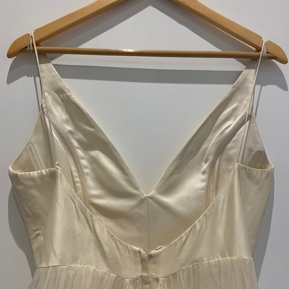 Ayr by Dear Heart Flowy Wedding Dress - Picture 8 of 16